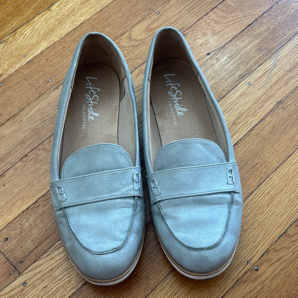 Life Stride Women's Elegant Gray Loafers